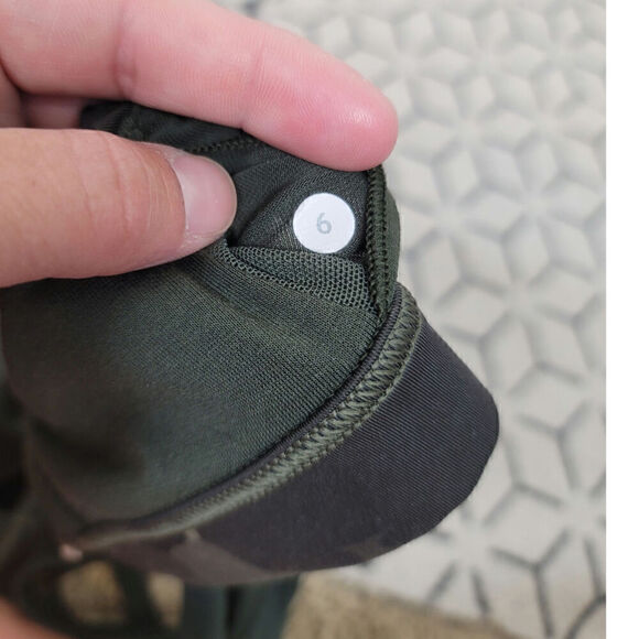 Lululemon All Sport Bra in Palm Party Gator Green Camo, sz 6 - Picture 5 of 8